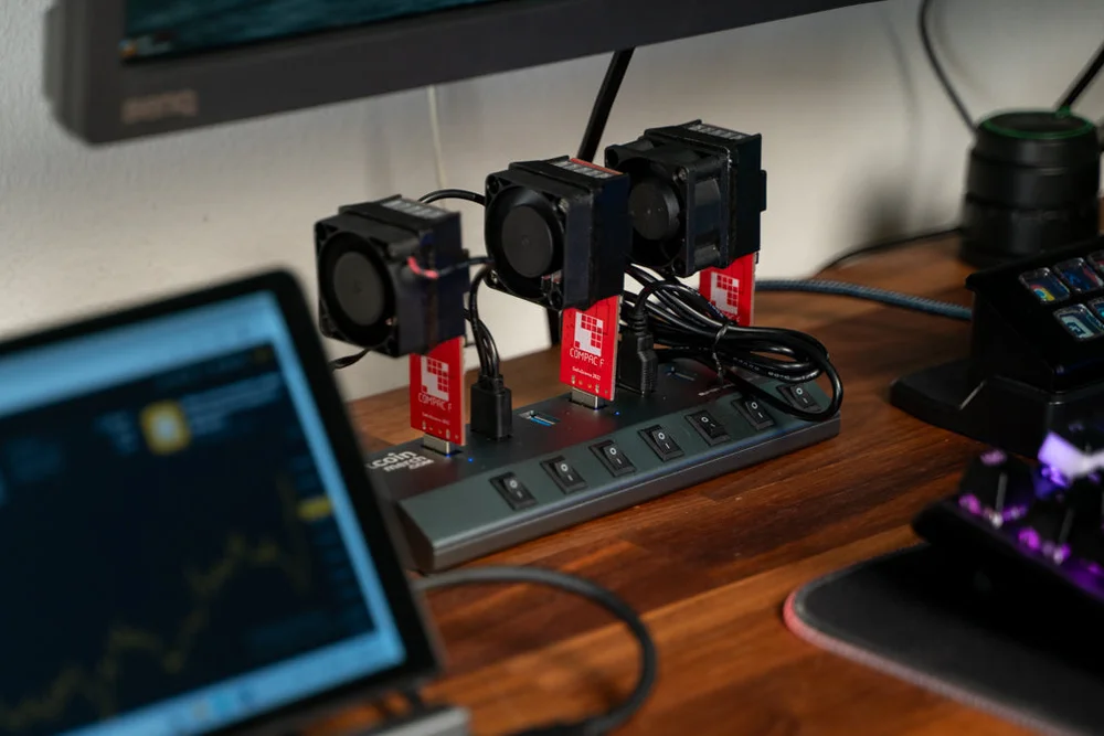 3 x GekkoScience COMPAC F with Fan Upgrade + MinerHaolan® 7-Port USB Hub - COMBO Up to 1.05+TH/s - thumbnail 2