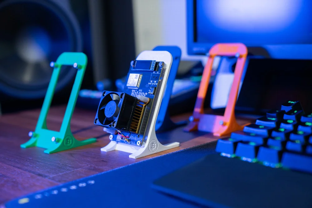 Bitaxe Minimalist Stand - View 1